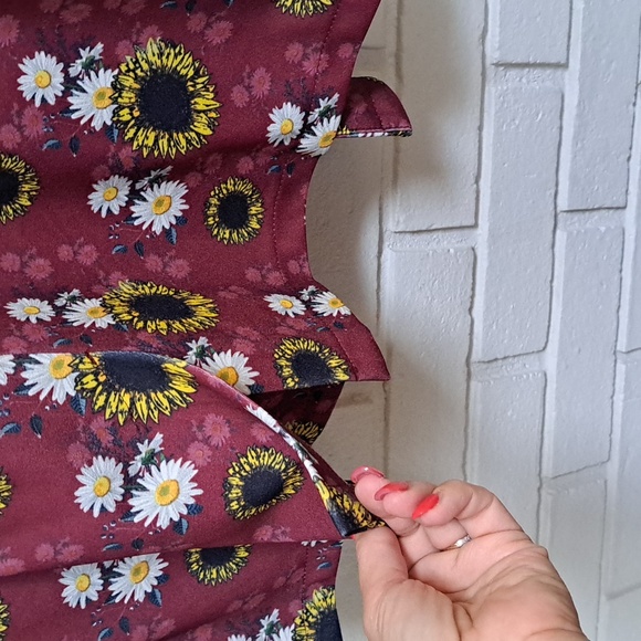 L&B Bergandy Sunflower/Daisy Bell Sleeve Cardigan Jacket. Size Large NWOT - Picture 8 of 11
